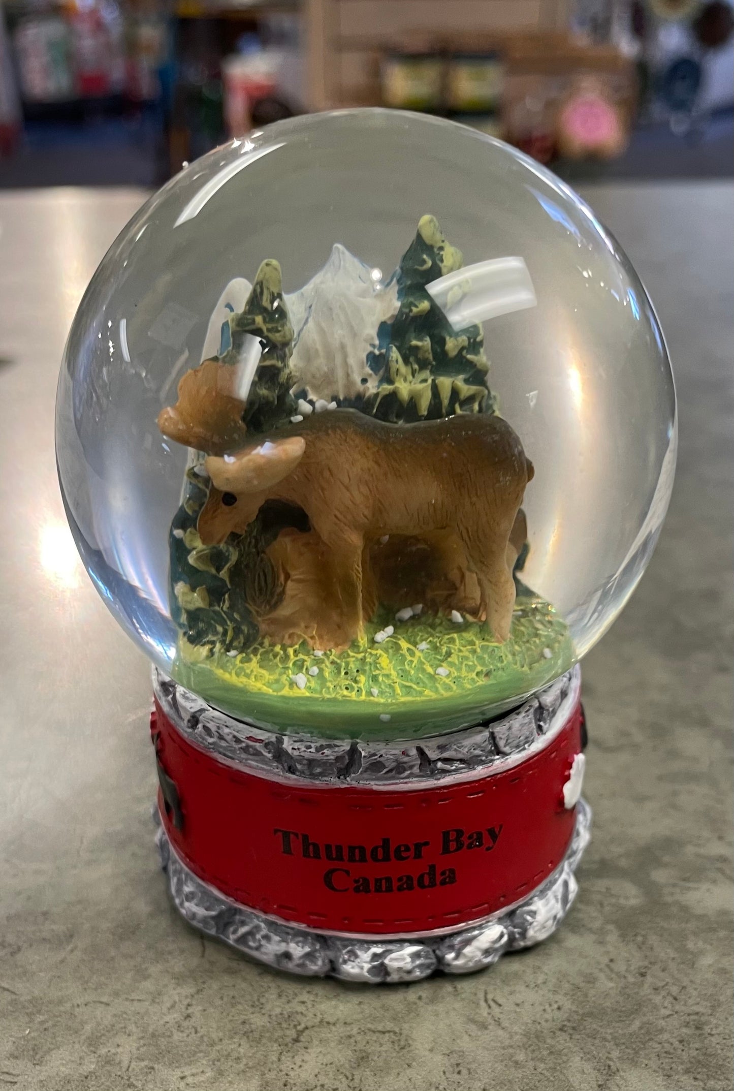Souvenir - Snow Globe - Thunder Bay - Moose & Mountain