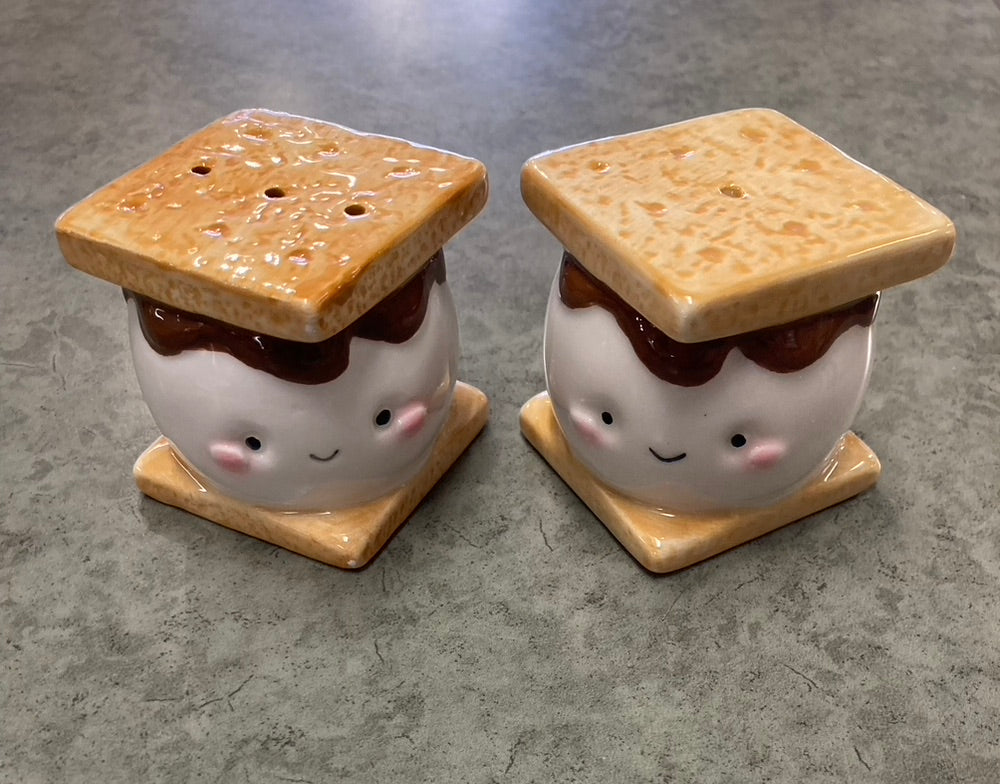 Salt & Pepper Shakers - S'Mores