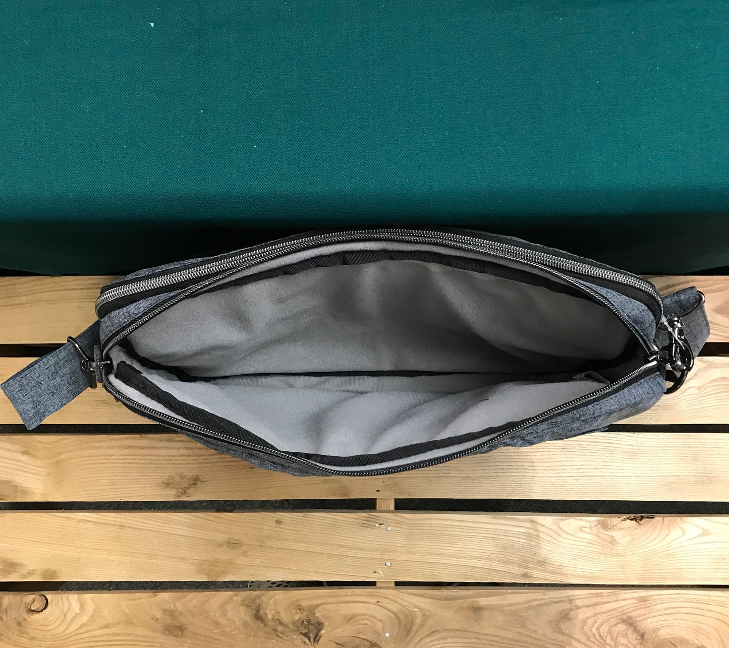 Lug Bag - Delta 15" Laptop Case - HR Grey