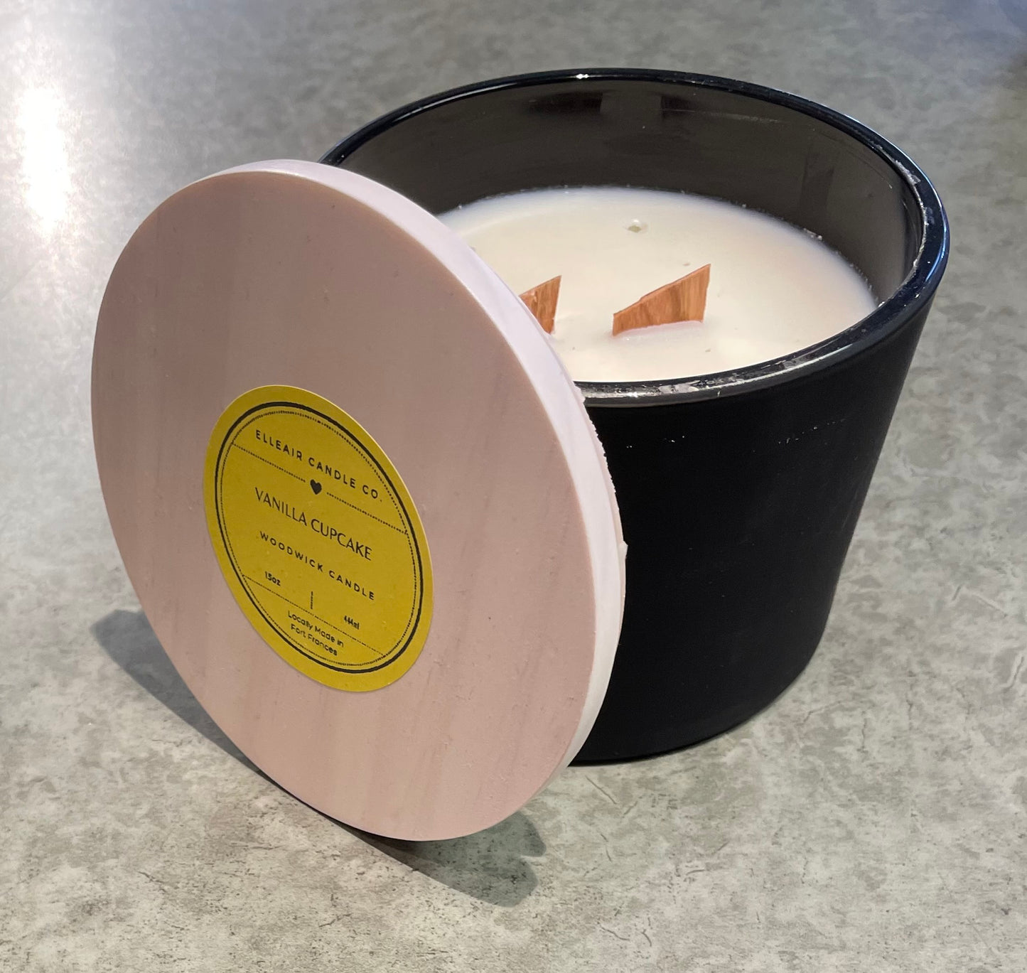Elleair Candle Co. - *Consignment* - Vanilla Cupcake Woodwick Candle