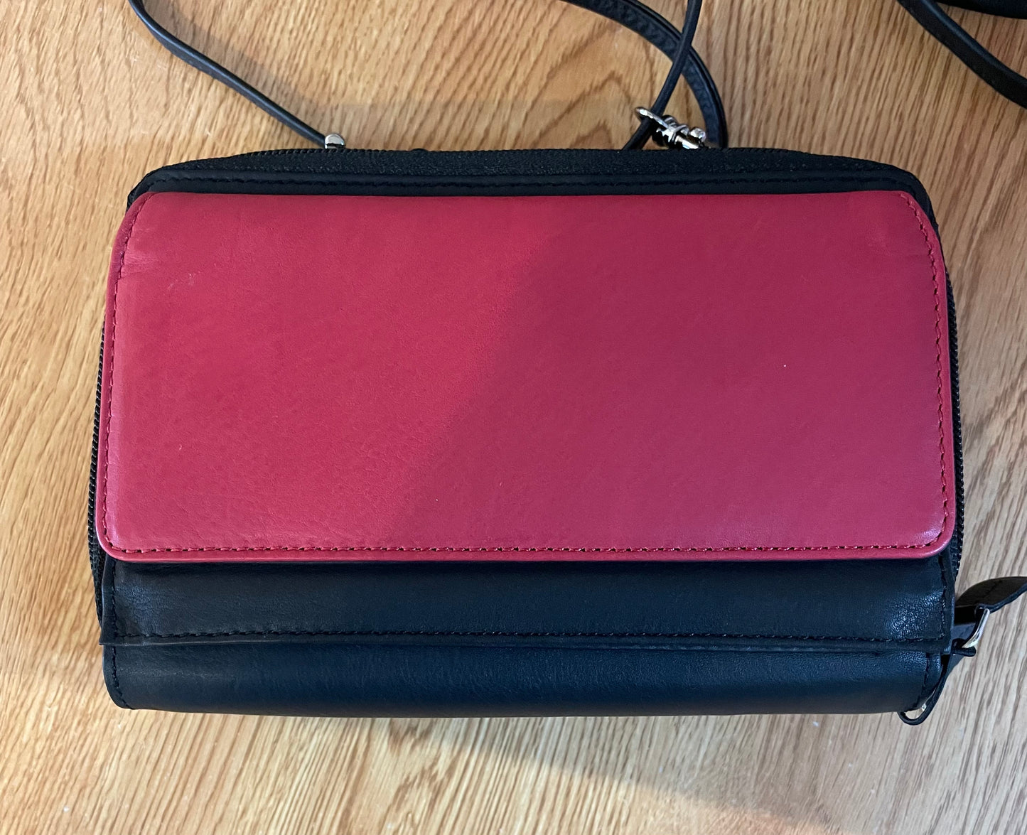 Leather Bag - Canadian Traveller - Black/Red
