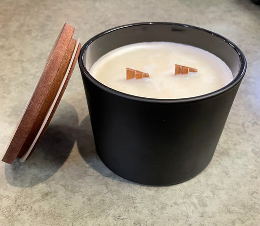 Elleair Candle Co. - *Consignment* - Crisp Apple Pear