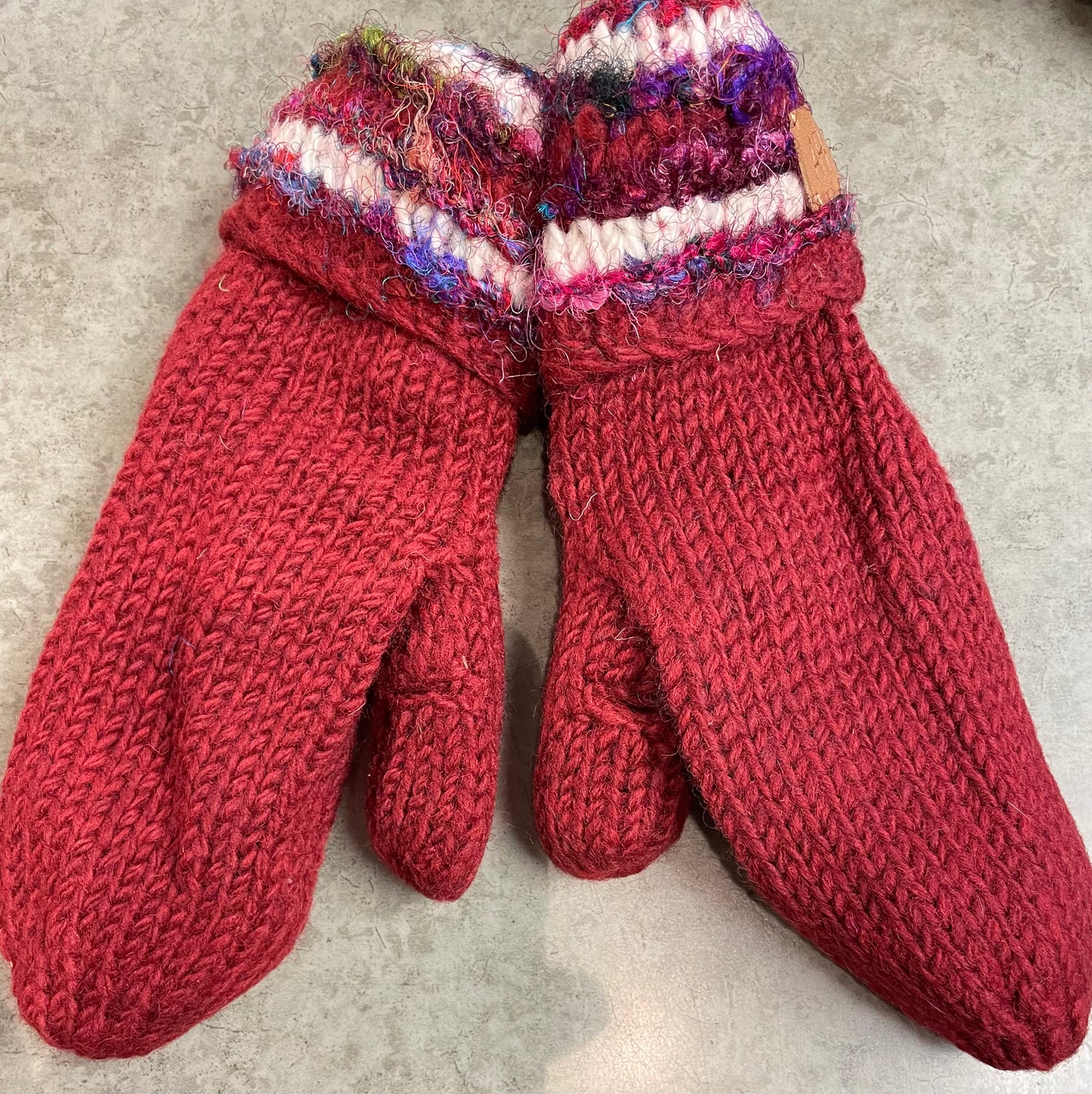 Souvenir Clothing - Texting Mitts - Burgundy