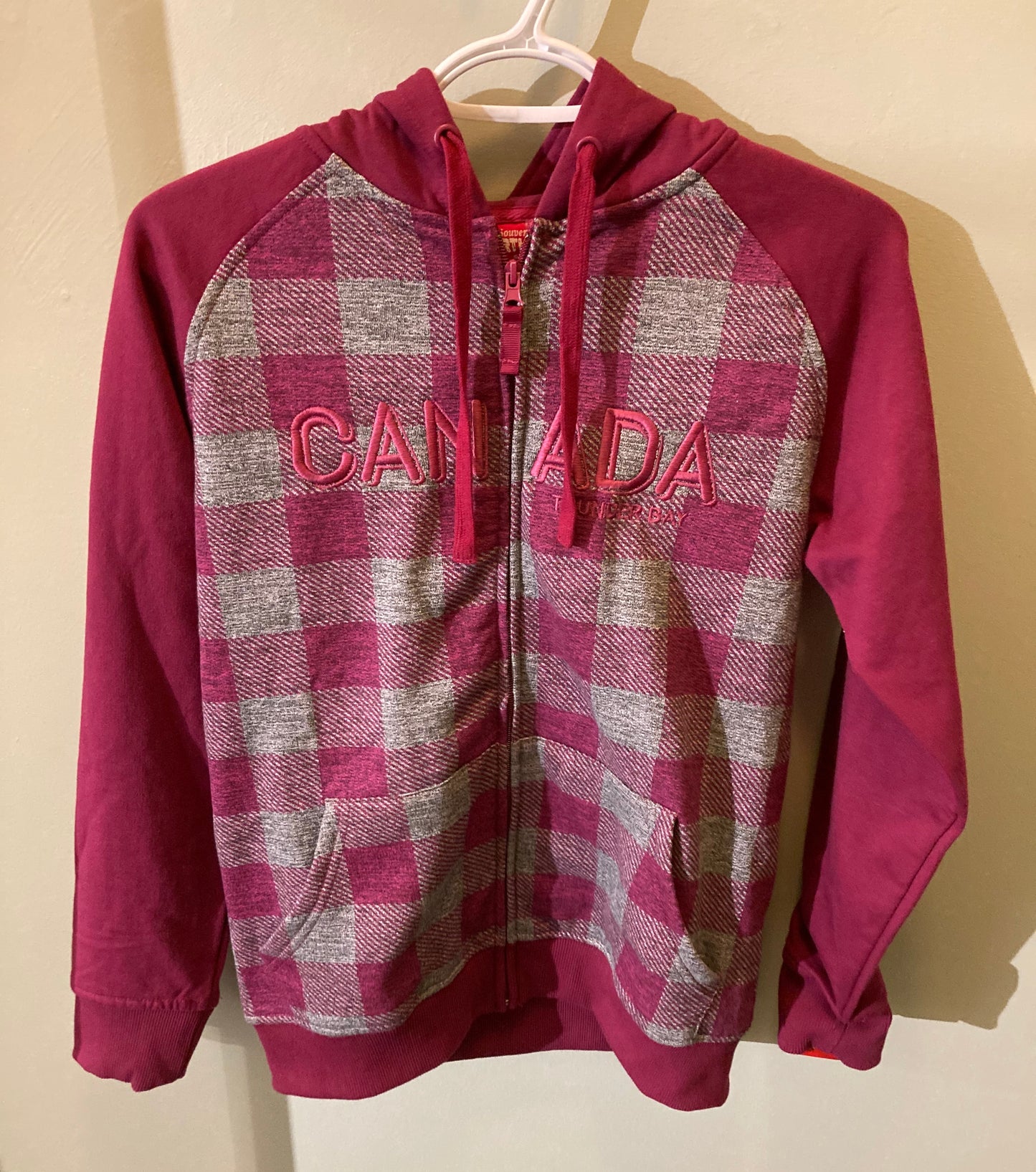Sweatshirt - Thunder Bay Canada - Berry Plaid